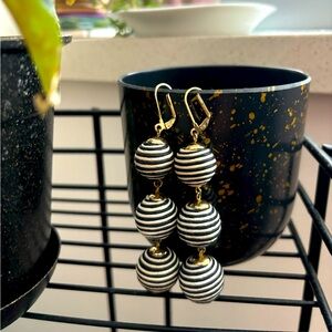 Woven fashion earrings